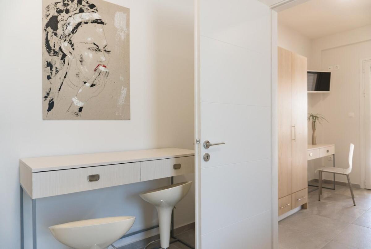 Dion Apartments 拉加纳斯 外观 照片